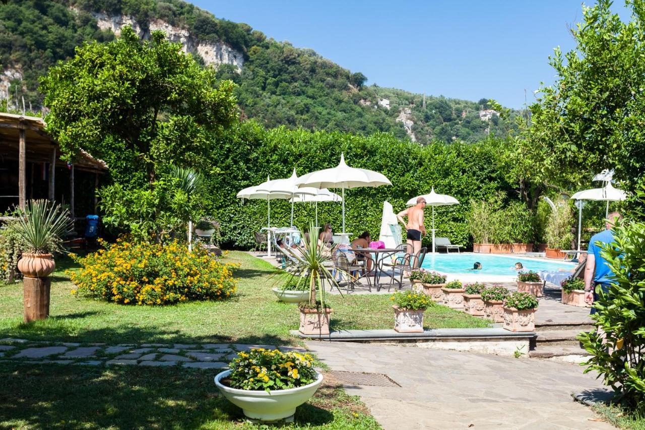 Casa Sorrento, Immerso Nel Verde A Pochi Passi Dal Centro Extérieur photo