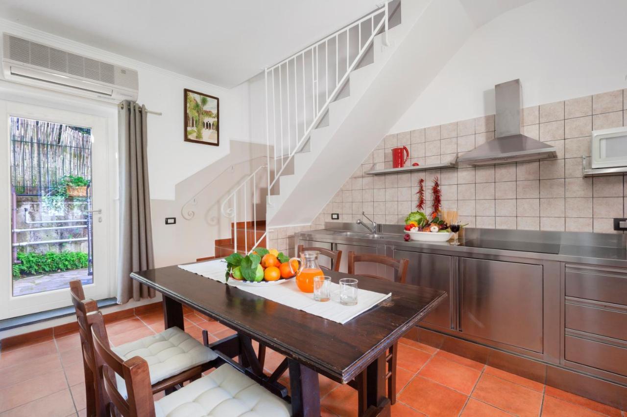 Casa Sorrento, Immerso Nel Verde A Pochi Passi Dal Centro Extérieur photo