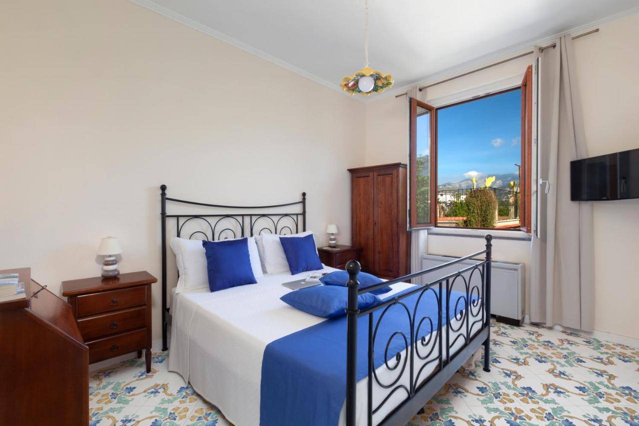 Casa Sorrento, Immerso Nel Verde A Pochi Passi Dal Centro Extérieur photo